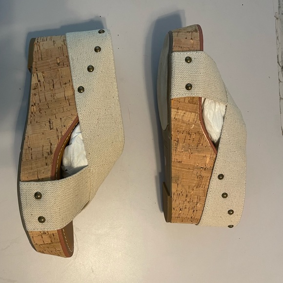 Never worn Crown Vintage wedges. No box. Brand new. Tan. Neutral. 9 1/2 - Picture 3 of 6